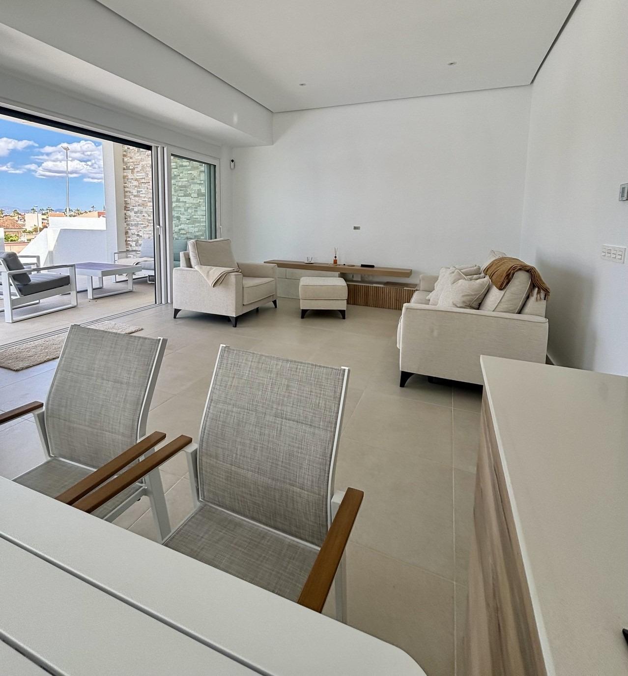 For sale - 3 Bedroom 2 Bathroom Villa in Benijofar - Pueblo  - Alicante