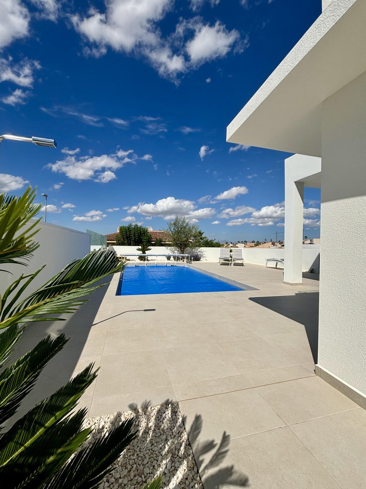 For sale - 3 Bedroom 2 Bathroom Villa in Benijofar - Pueblo  - Alicante
