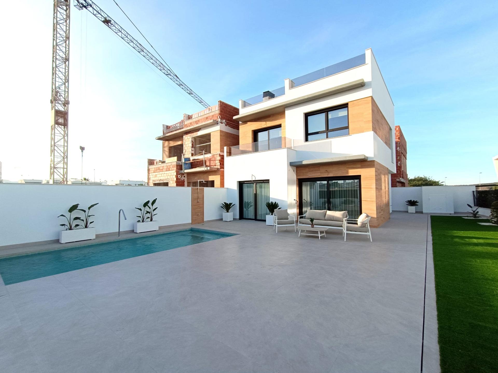 For sale - 3 Bedroom 3 Bathroom Villa in Benijofar - Pueblo  - Alicante
