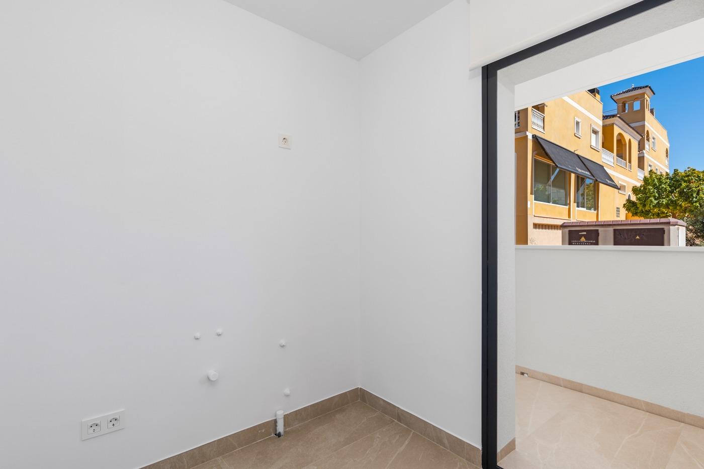 For sale - 3 Bedroom 2 Bathroom Apartment in Benijofar - Pueblo  - Alicante