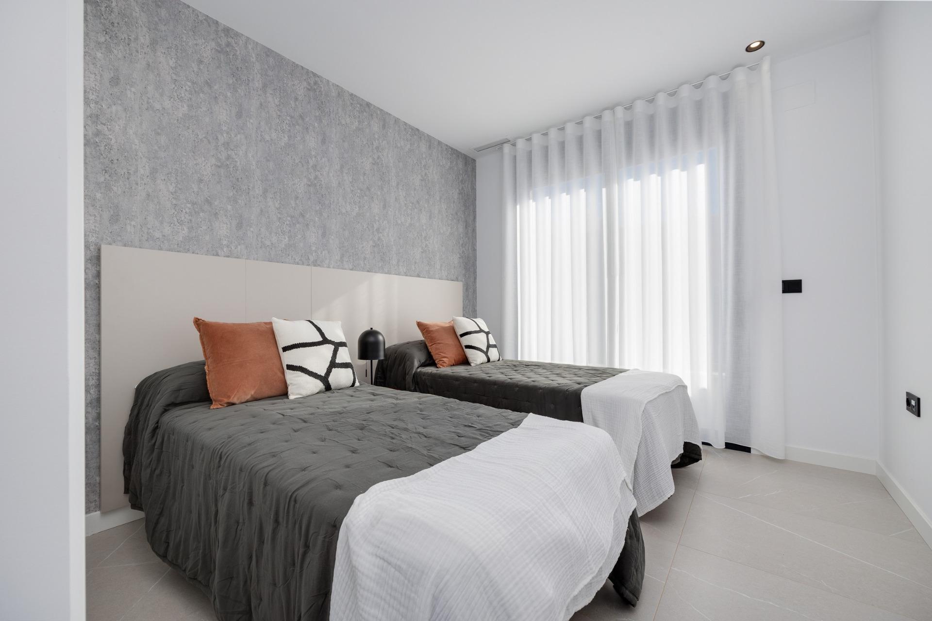 For sale - 3 Bedroom 2 Bathroom Villa in Torrevieja - Sector 25  - Alicante