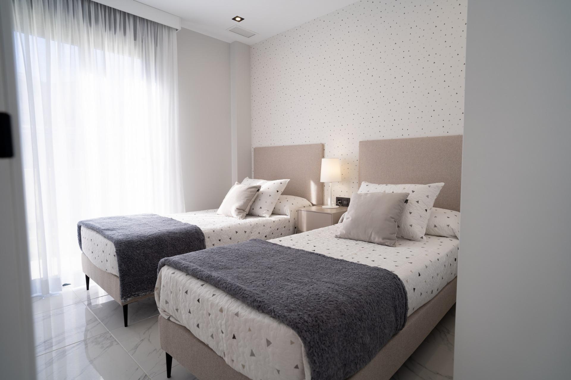 For sale - 3 Bedroom 2 Bathroom Bungalow in Pilar de La Horadada - pueblo  - Alicante