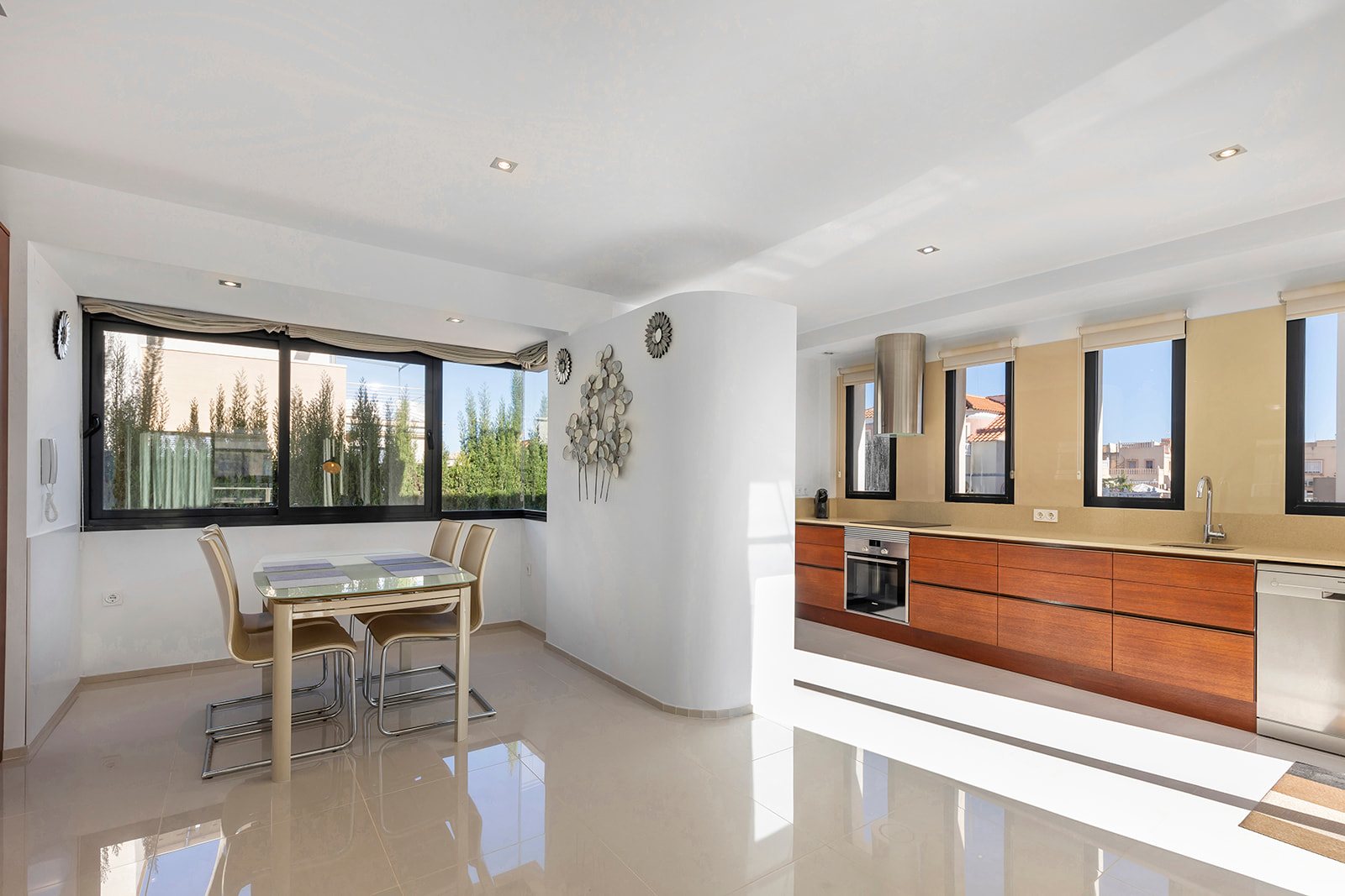 For sale - 5 Bedroom 4 Bathroom Villa in La Zenia - Orihuela Costa  - Alicante