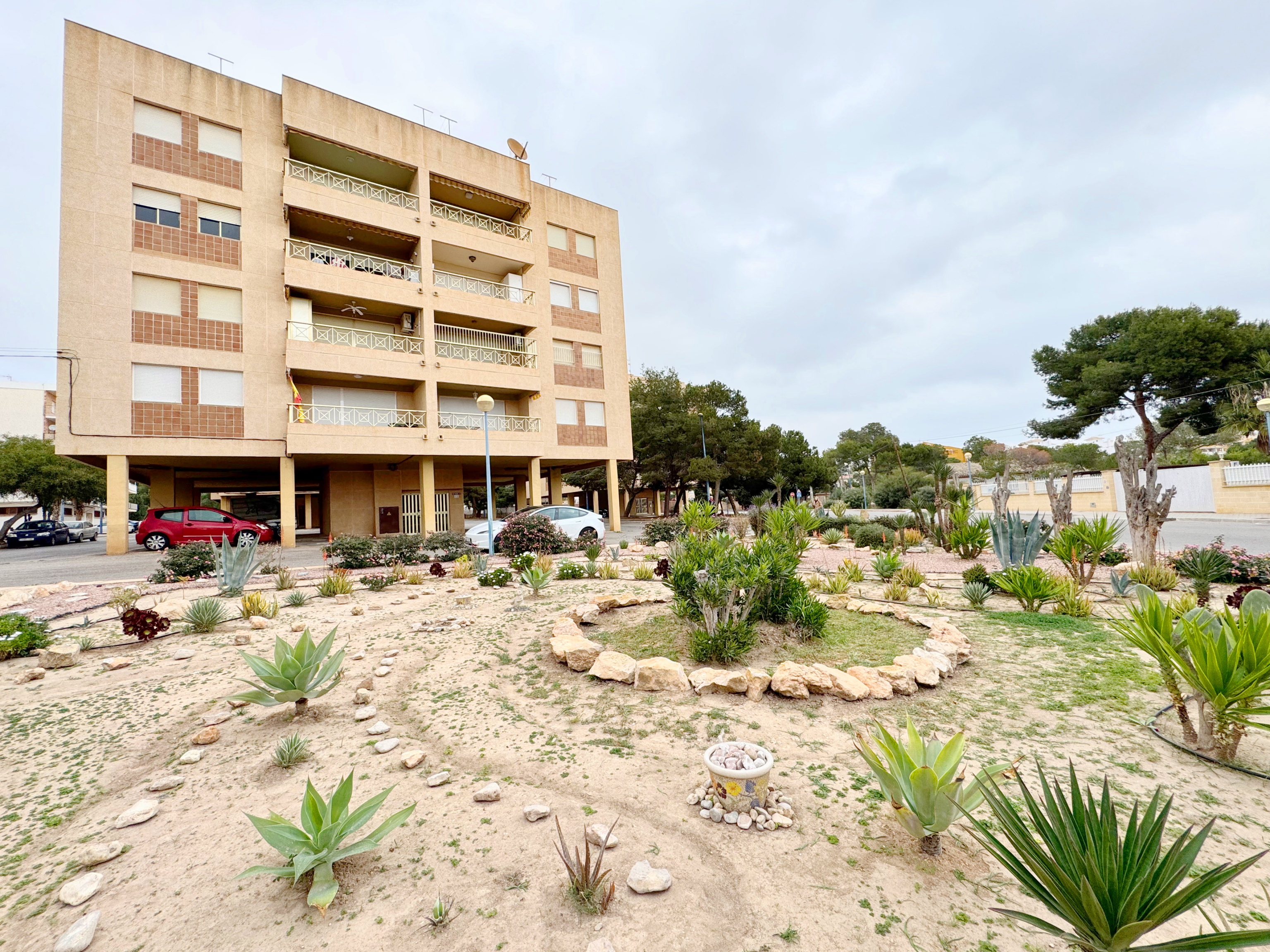 For sale - 2 Bedroom 2 Bathroom Apartment in Punta Prima - Punta Prima  - Alicante