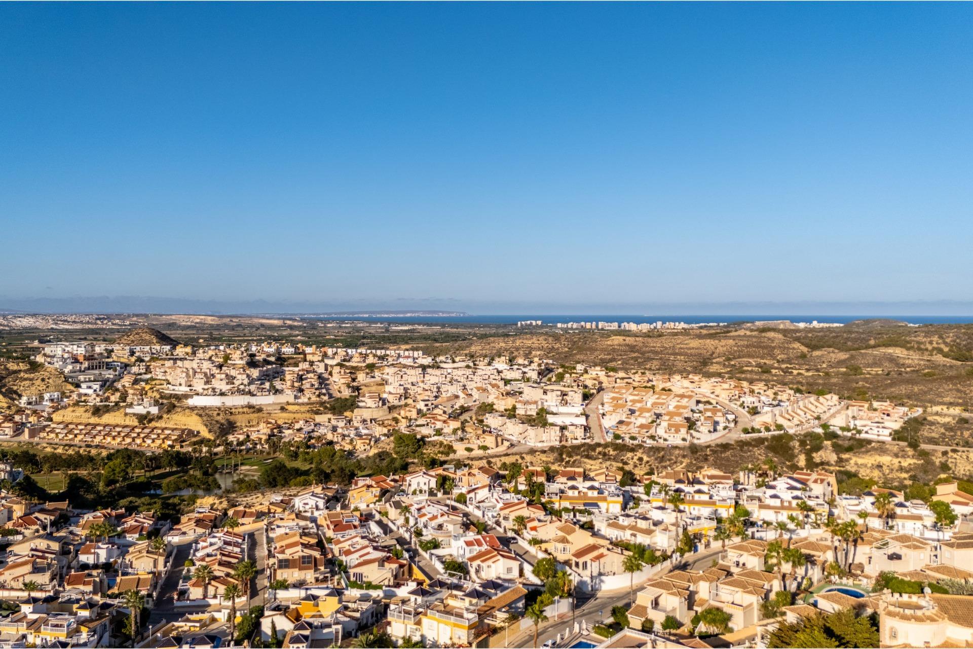 For sale - 4 Bedroom 3 Bathroom Villa in Rojales - Ciudad Quesada  - Alicante