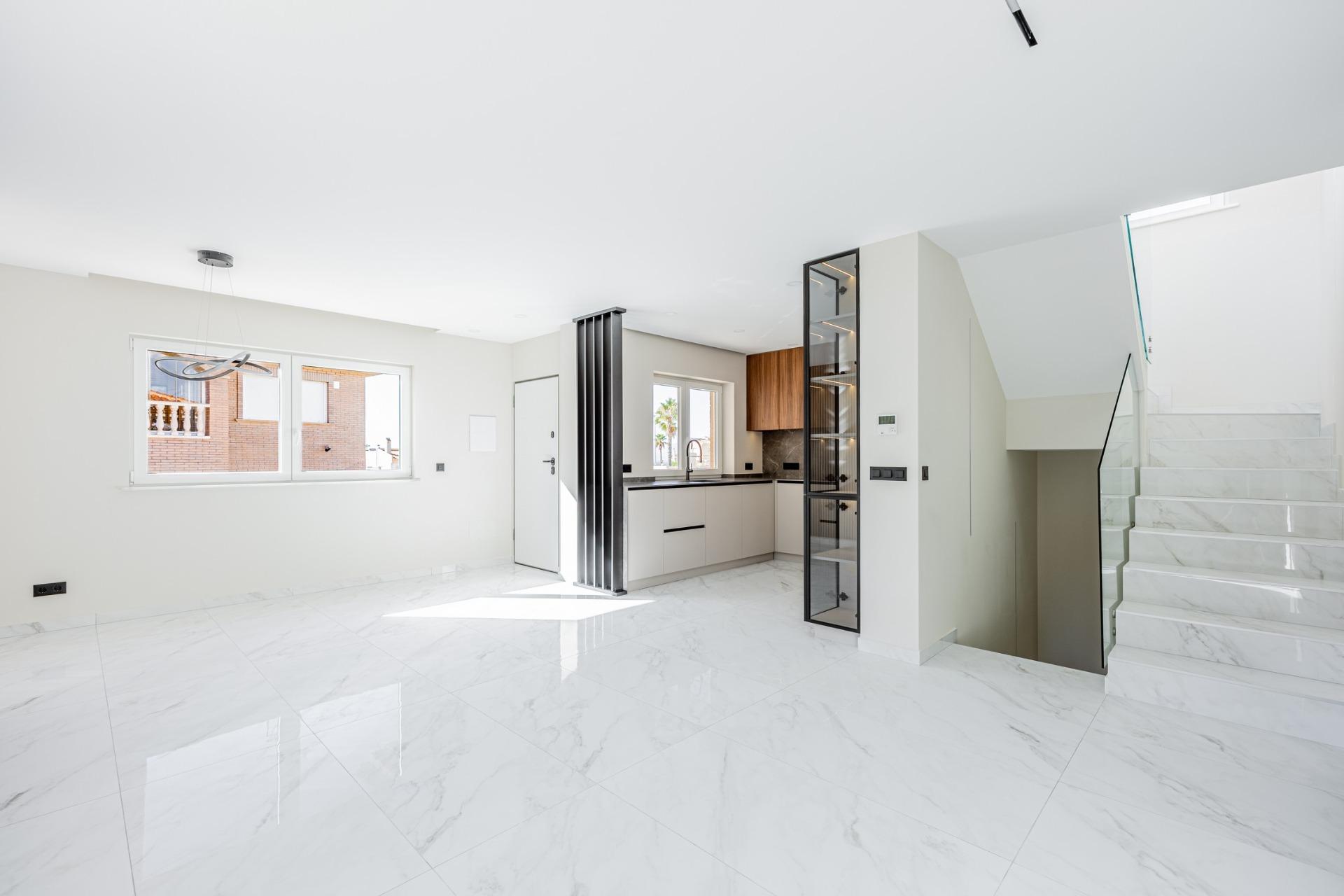 For sale - 4 Bedroom 3 Bathroom Villa in Rojales - Ciudad Quesada  - Alicante