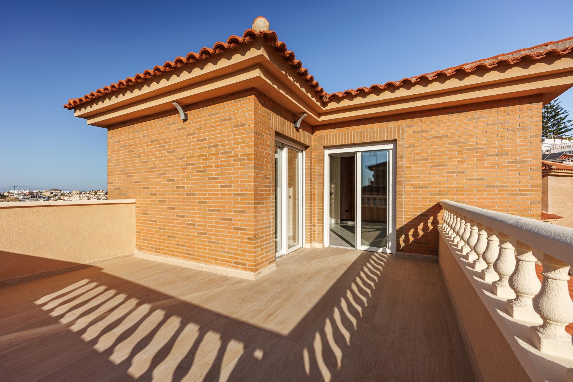 For sale - 4 Bedroom 3 Bathroom Villa in Rojales - Ciudad Quesada  - Alicante
