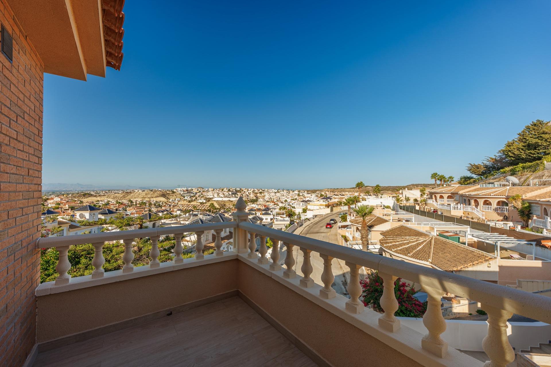 For sale - 4 Bedroom 3 Bathroom Villa in Rojales - Ciudad Quesada  - Alicante