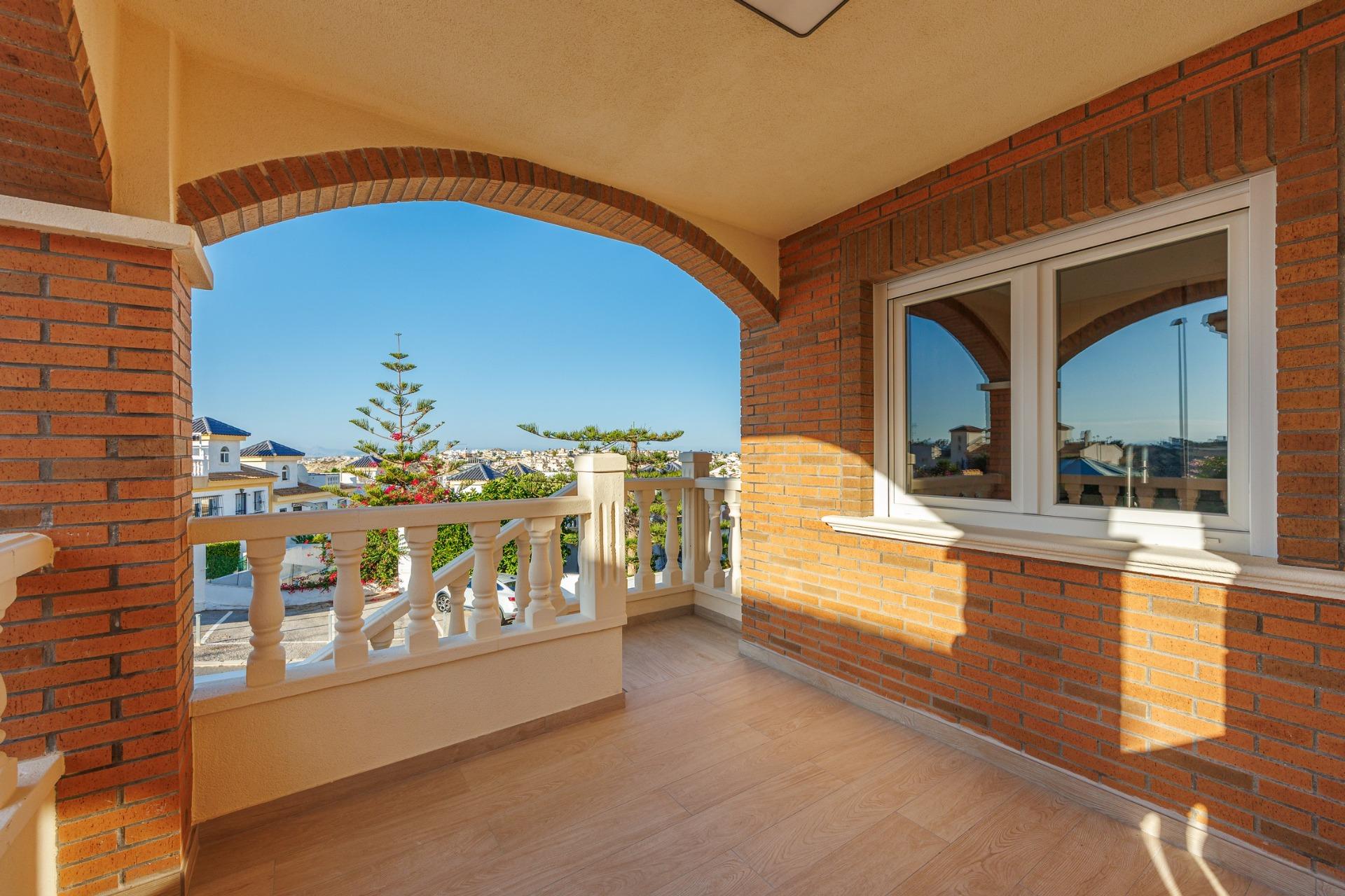 For sale - 4 Bedroom 3 Bathroom Villa in Rojales - Ciudad Quesada  - Alicante