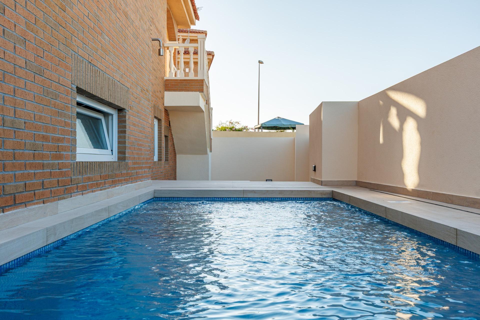 For sale - 4 Bedroom 3 Bathroom Villa in Rojales - Ciudad Quesada  - Alicante