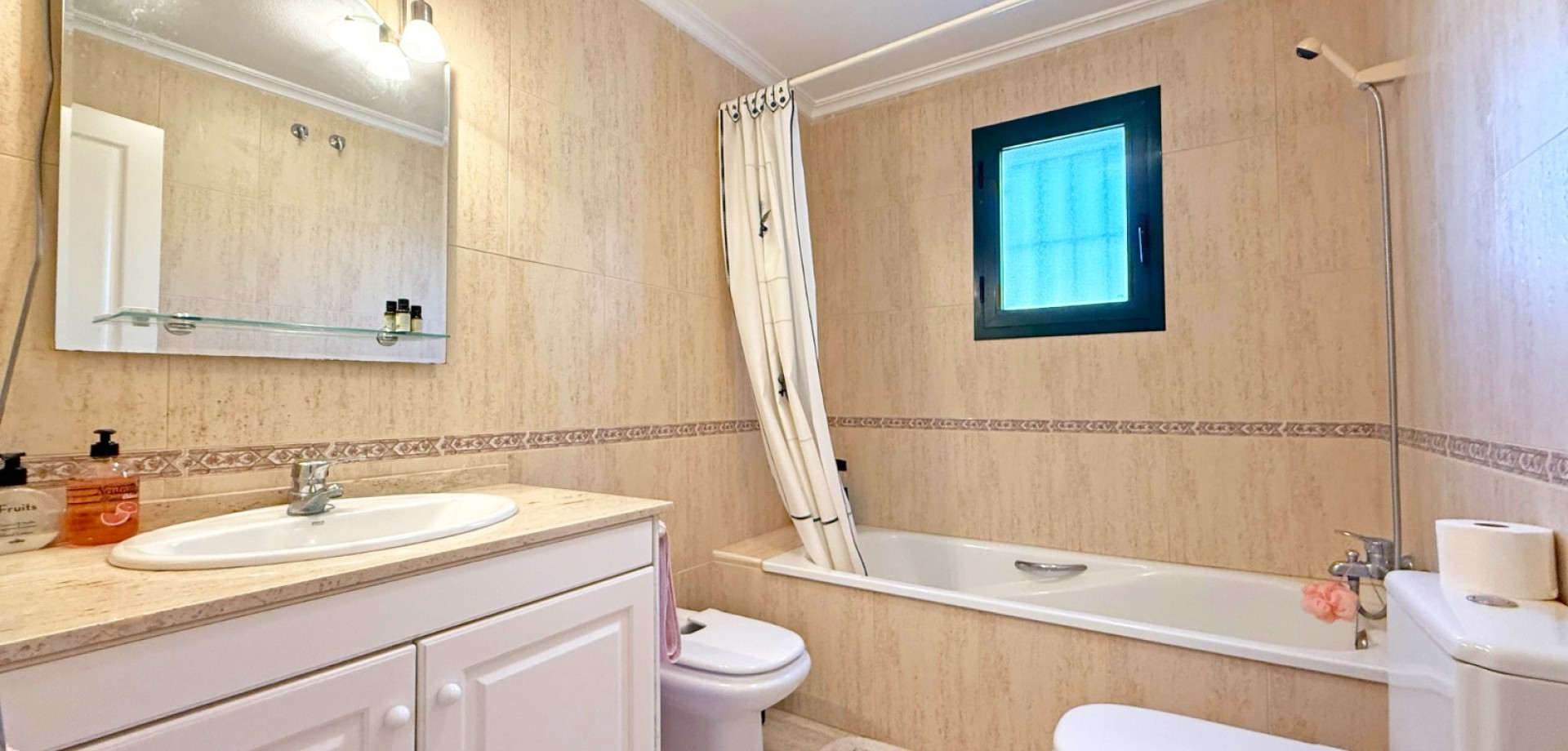 For sale - 2 Bedroom 2 Bathroom Apartment in Villamartin - Lomas de Campoamor  - Alicante