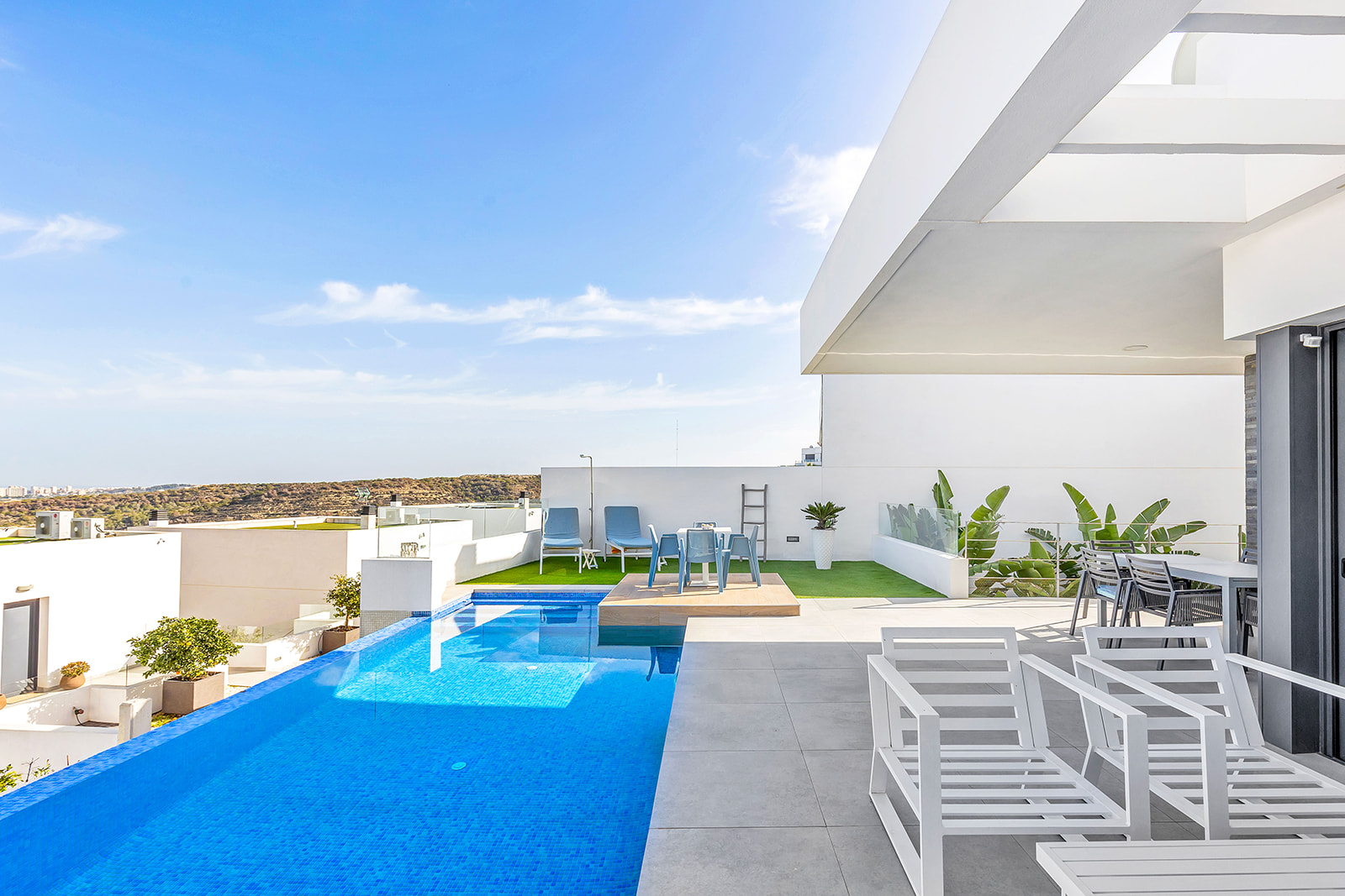 For sale - 3 Bedroom 3 Bathroom Villa in Ciudad Quesada -  - Alicante