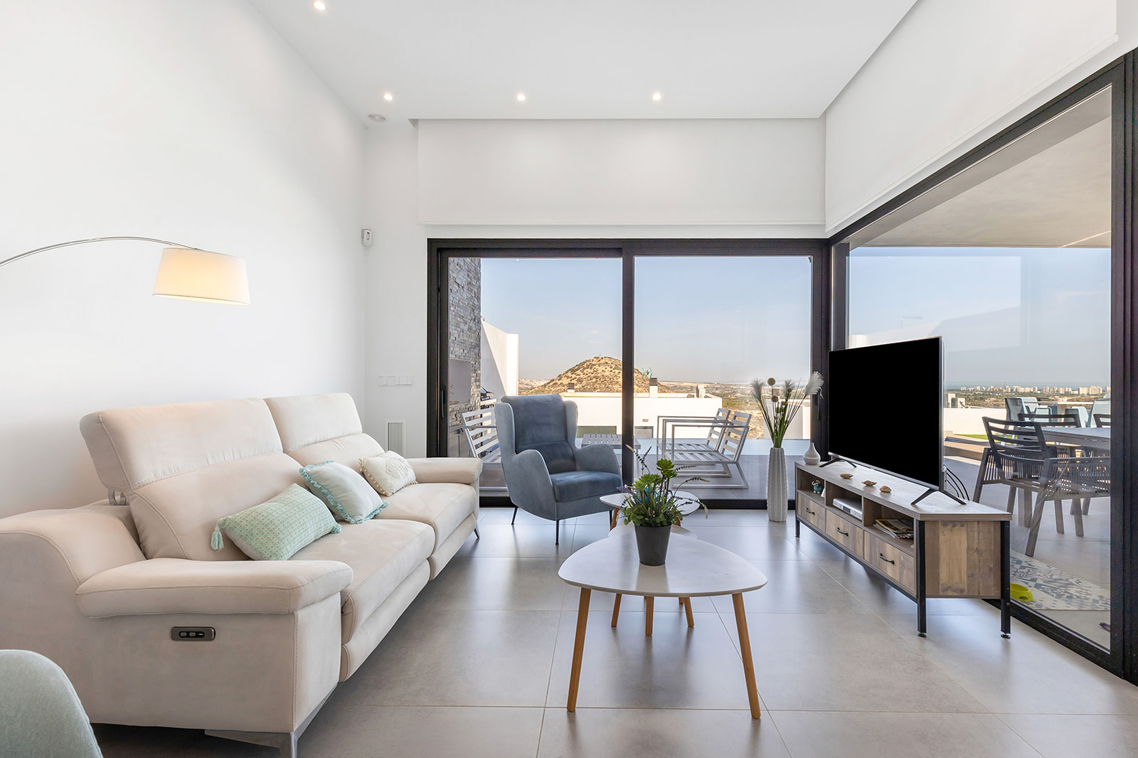 For sale - 3 Bedroom 3 Bathroom Villa in Ciudad Quesada -  - Alicante