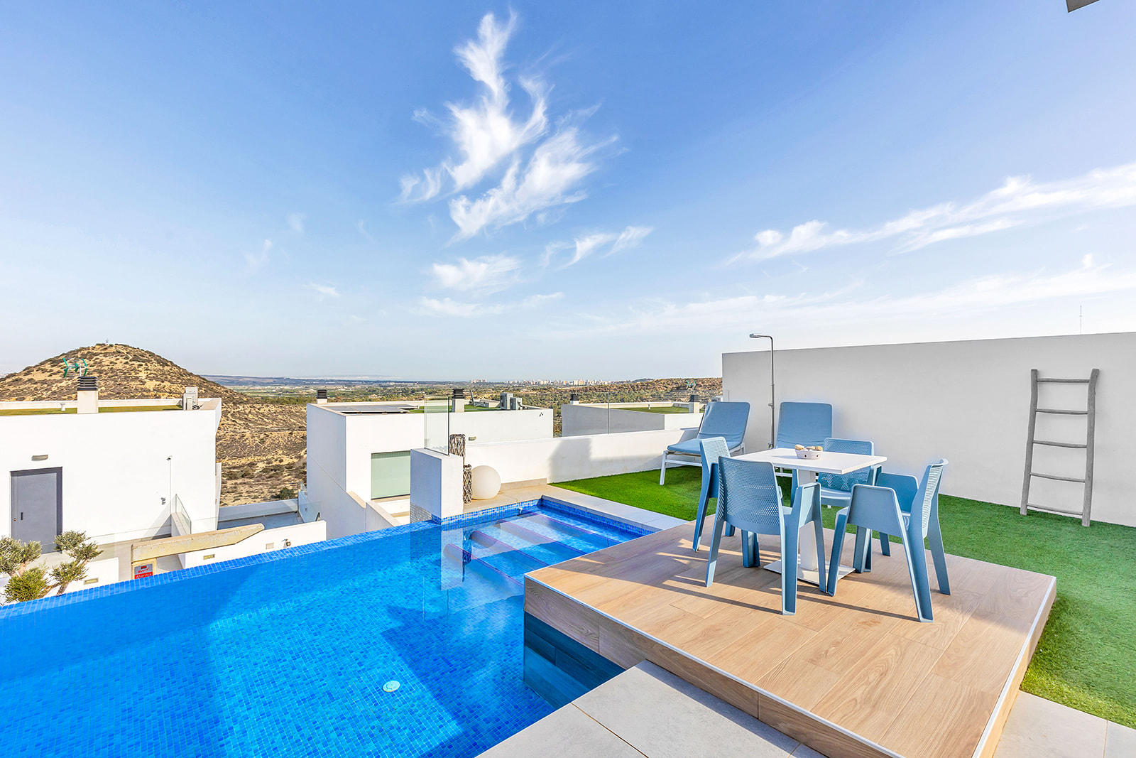 For sale - 3 Bedroom 3 Bathroom Villa in Ciudad Quesada -  - Alicante