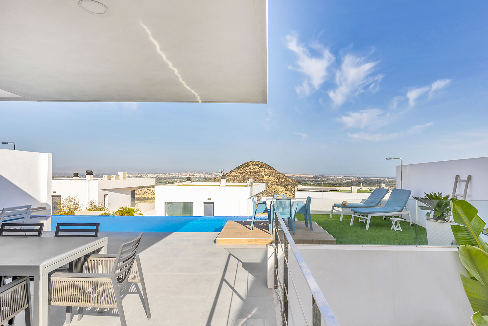For sale - 3 Bedroom 3 Bathroom Villa in Ciudad Quesada -  - Alicante
