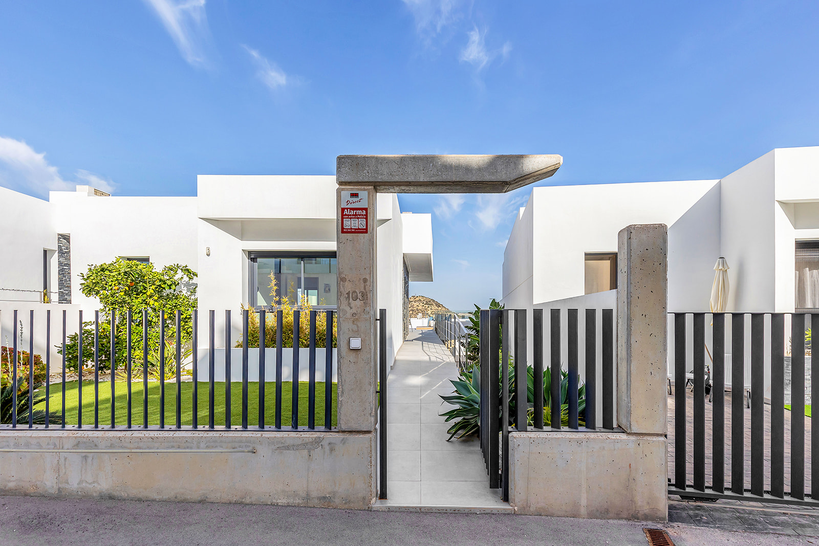 For sale - 3 Bedroom 3 Bathroom Villa in Ciudad Quesada -  - Alicante