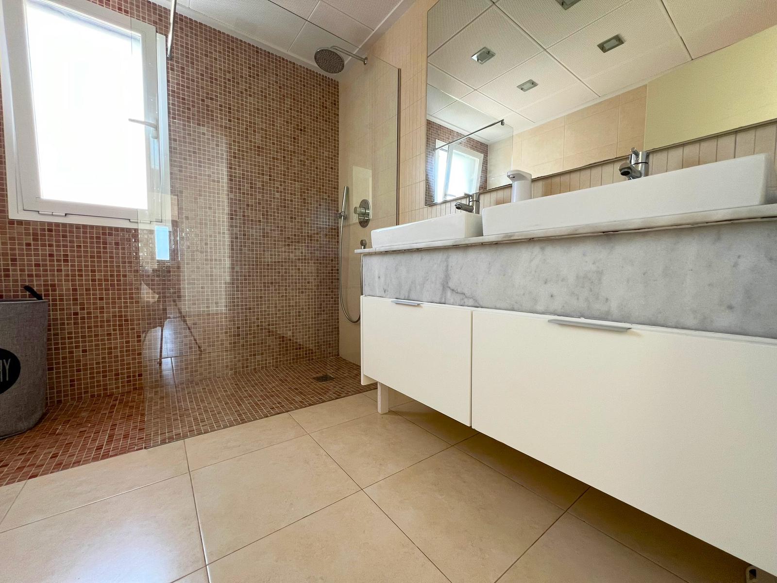 For sale - 6 Bedroom 4 Bathroom Villa in La marina - La marina / el pinet  - Alicante