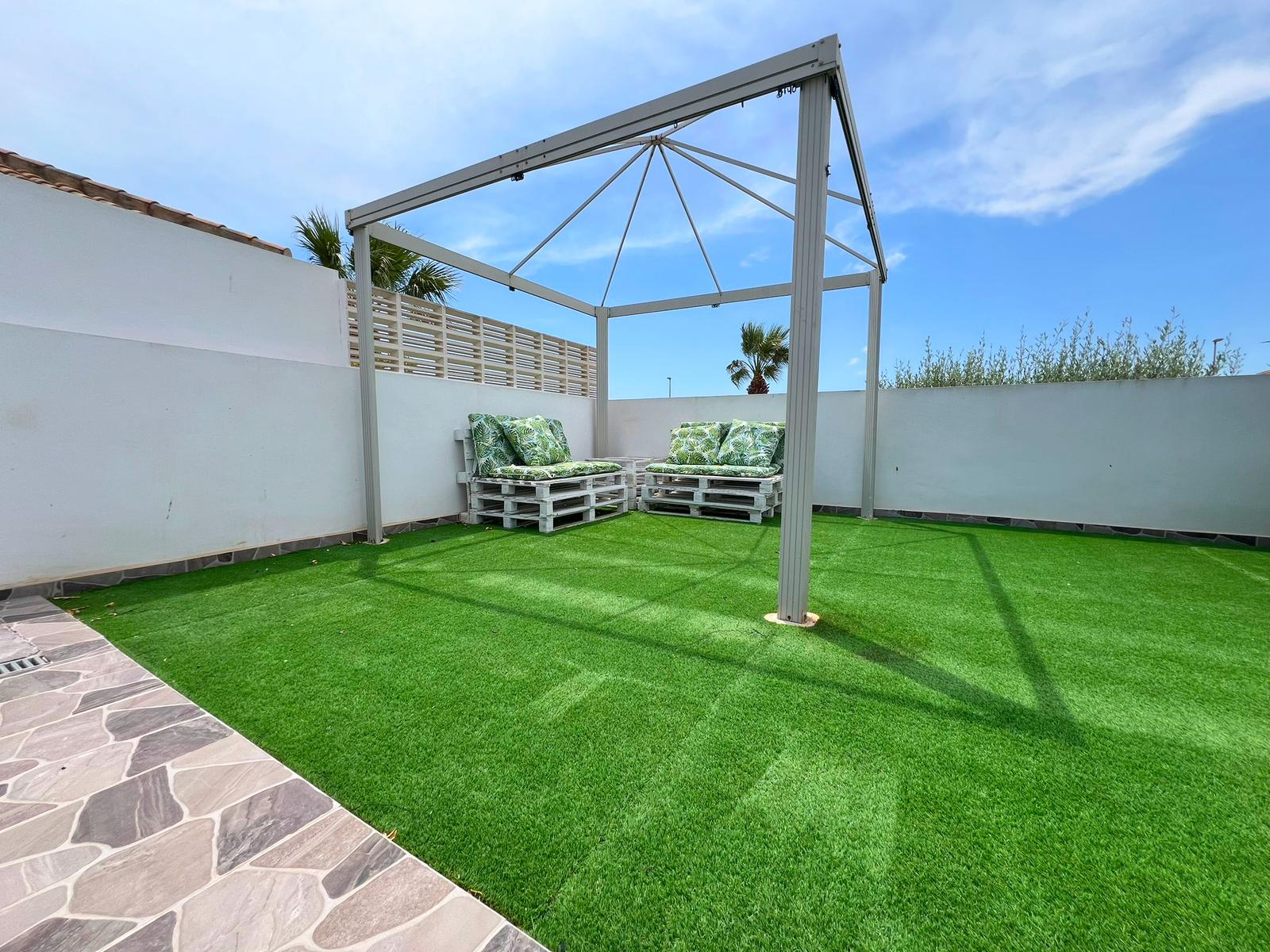 For sale - 6 Bedroom 4 Bathroom Villa in La marina - La marina / el pinet  - Alicante