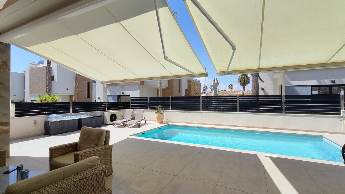 For sale - 3 Bedroom 3 Bathroom Villa in LA MATA - , LA MATA, Alicante, Spain - Alicante