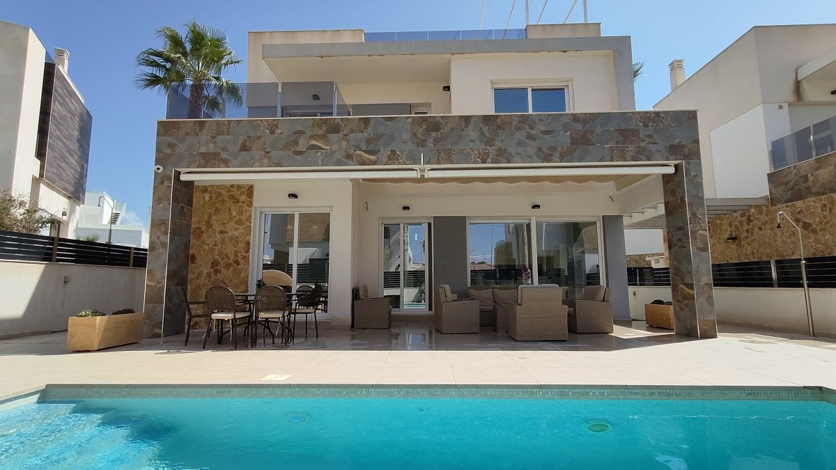 For sale - 3 Bedroom 3 Bathroom Villa in LA MATA - , LA MATA, Alicante, Spain - Alicante