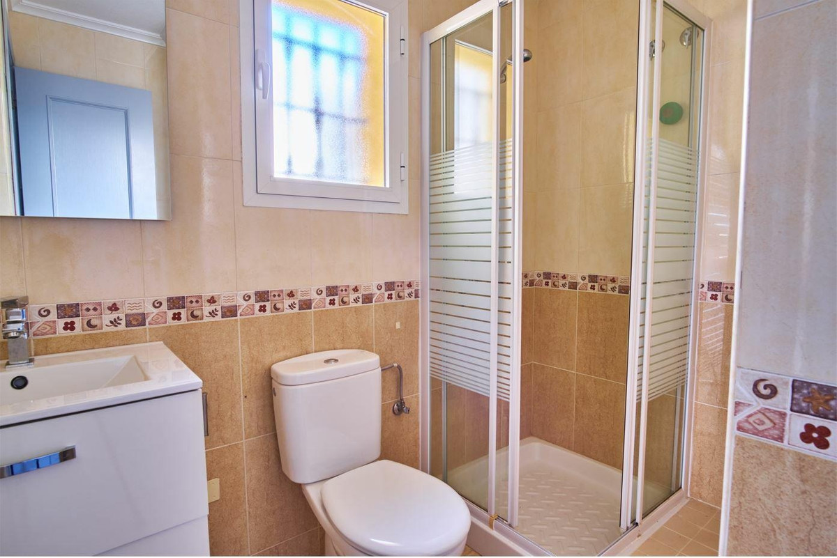 For sale - 3 Bedroom 2 Bathroom House - Detached Villa in Los Montesinos - Los Montesinos Centro  - Alicante