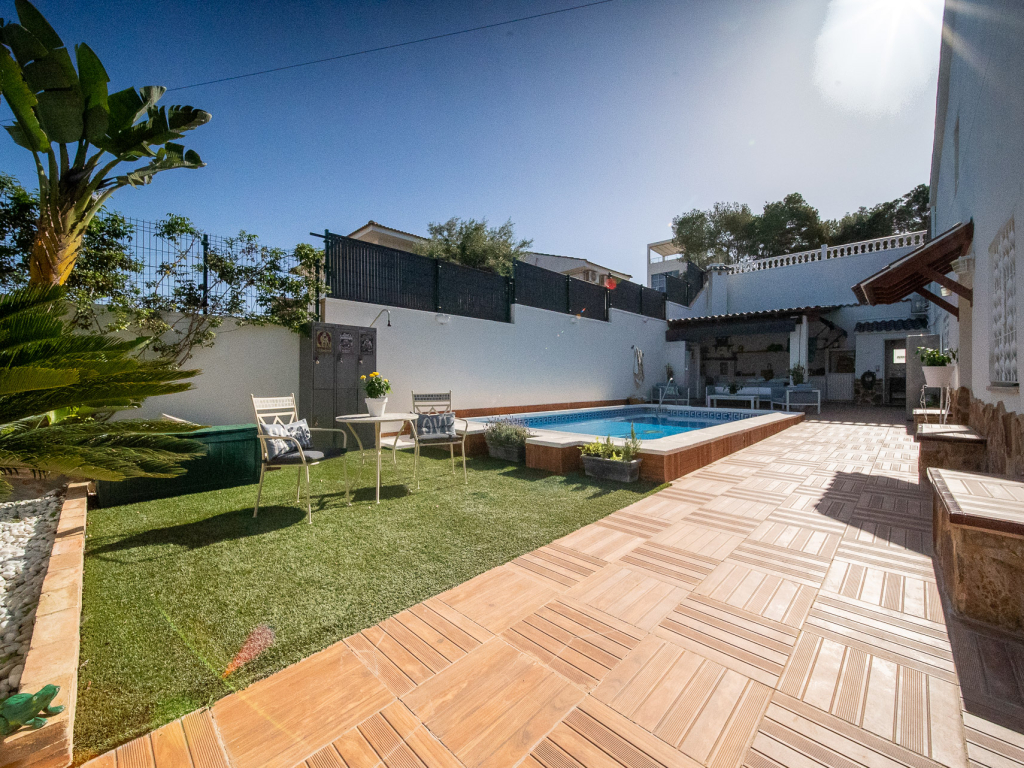 4 Bedroom 3 Bathroom Villa in Torrevieja