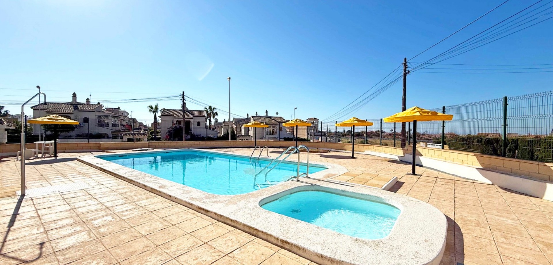 For sale - 2 Bedroom 1 Bathroom Apartment in Torrevieja - Torrelamata - La Mata  - Alicante