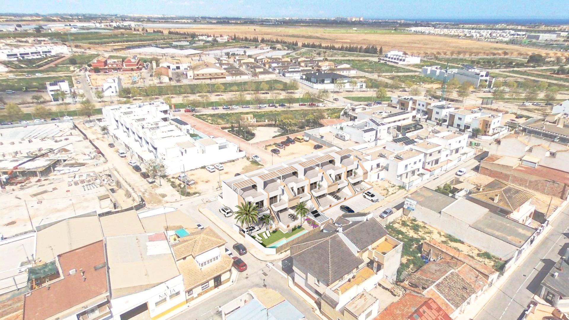 For sale - 2 Bedroom 2 Bathroom Bungalow in Pilar de La Horadada - pueblo  - Alicante