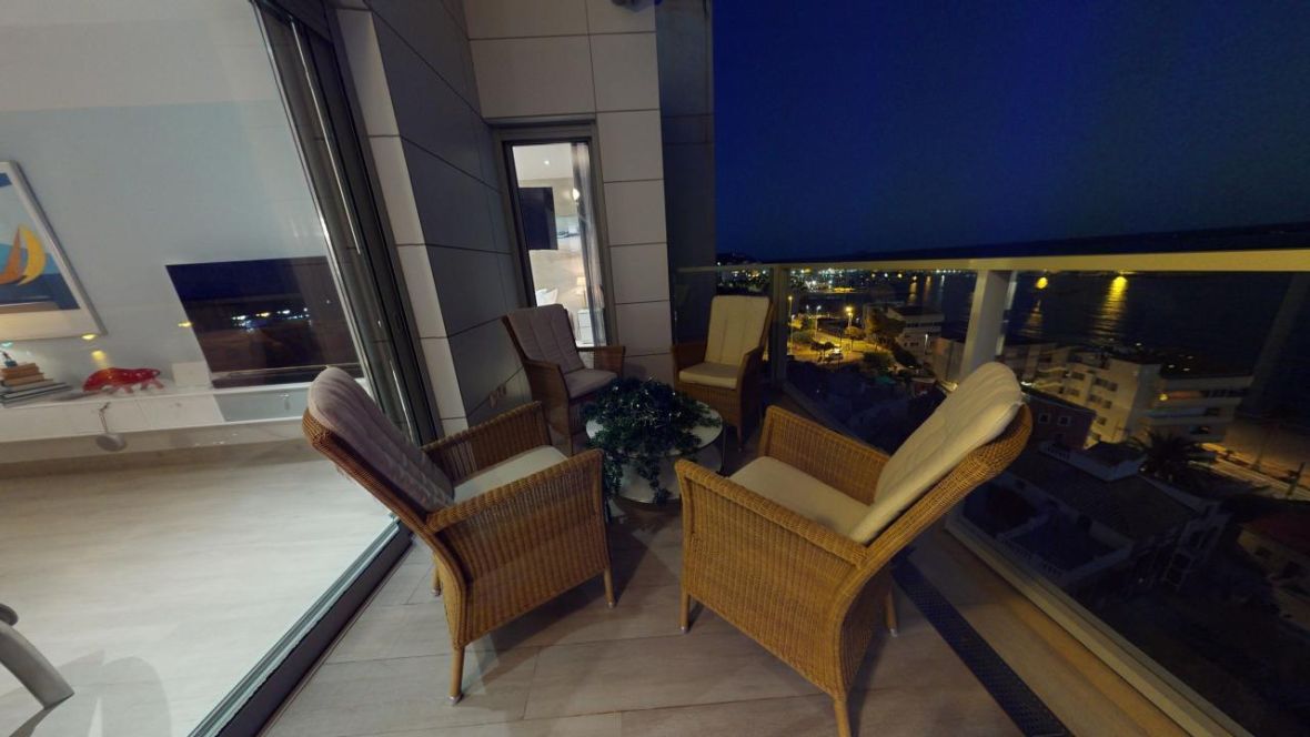 For sale - 3 Bedroom 4 Bathroom apartment in Villajoyosa -  - Alicante