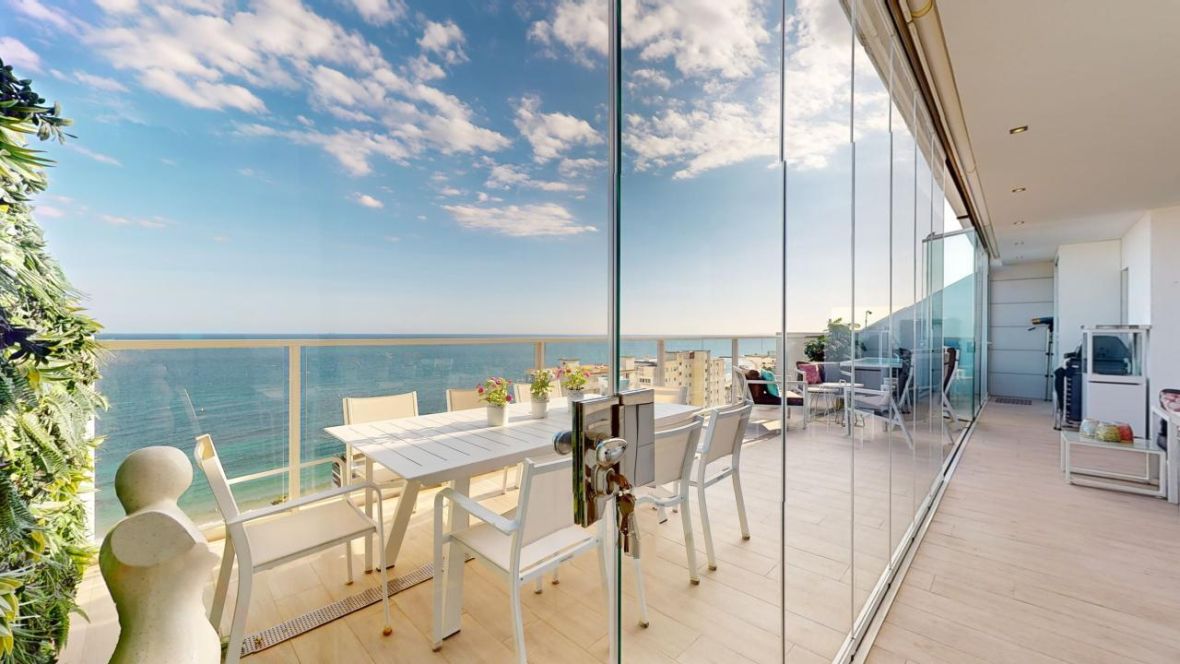 For sale - 3 Bedroom 4 Bathroom apartment in Villajoyosa -  - Alicante