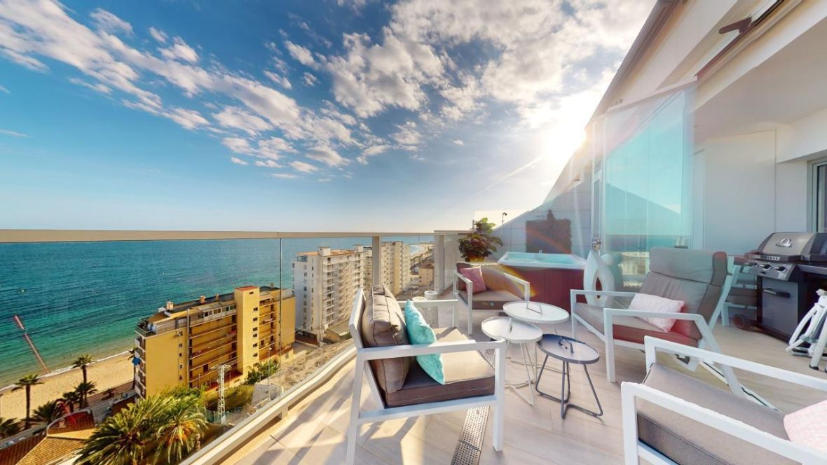 For sale - 3 Bedroom 4 Bathroom apartment in Villajoyosa -  - Alicante