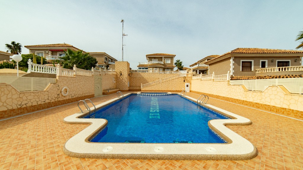 For sale - 2 Bedroom 2 Bathroom Villa in Los Altos - Los Altos  - Alicante