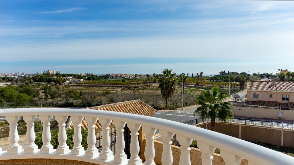 For sale - 2 Bedroom 2 Bathroom Villa in Los Altos - Los Altos  - Alicante