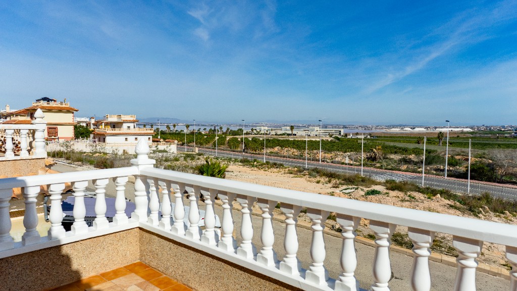 For sale - 2 Bedroom 2 Bathroom Villa in Los Altos - Los Altos  - Alicante