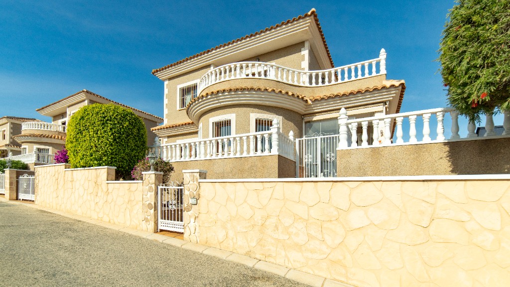 For sale - 2 Bedroom 2 Bathroom Villa in Los Altos - Los Altos  - Alicante