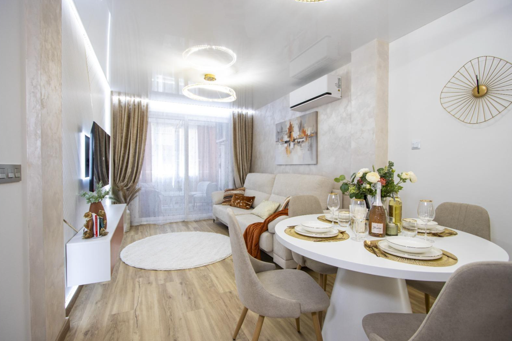 For sale - 2 Bedroom 1 Bathroom Apartment in Torrevieja - Centro  - Alicante