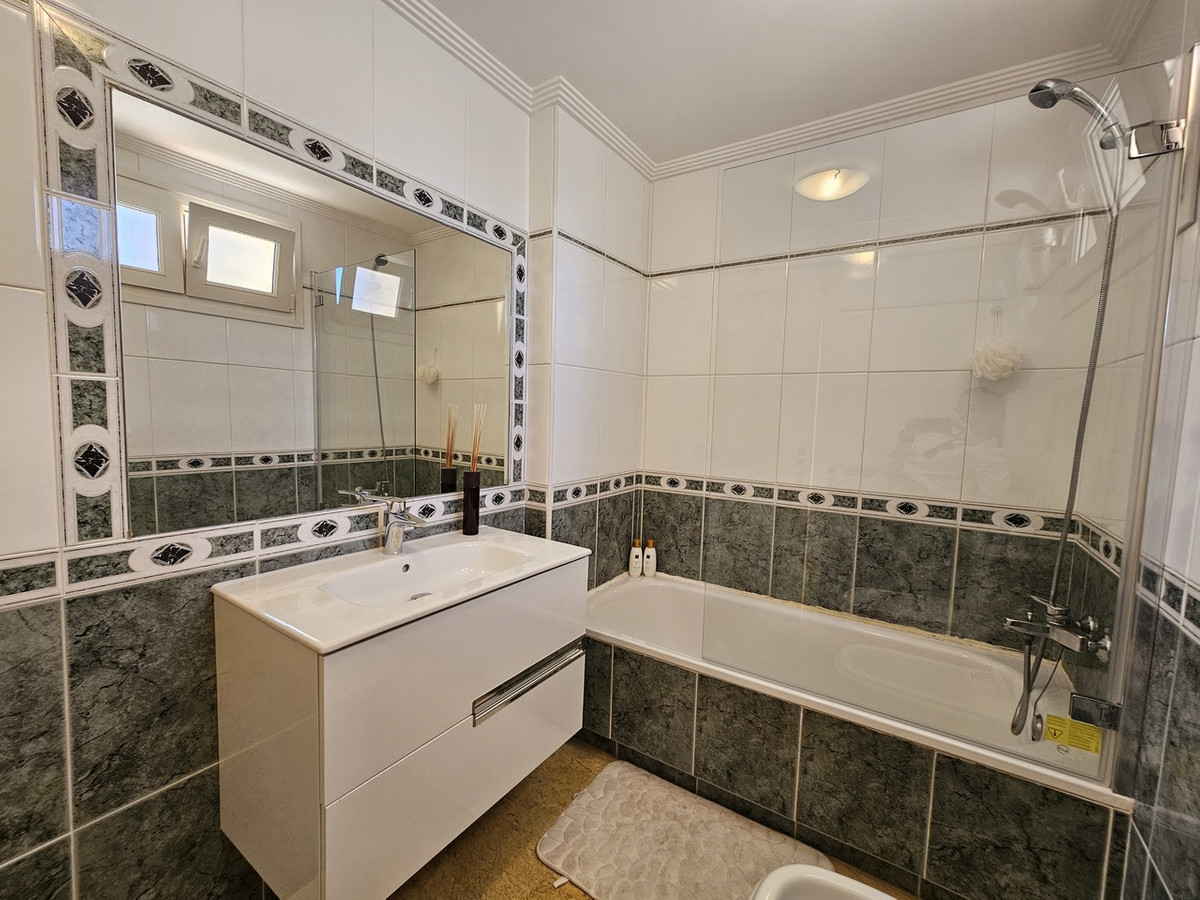 Sold - 3 Bedroom 3 Bathroom Detached Villa in Cabo Roig - Cabo Roig  - Alicante