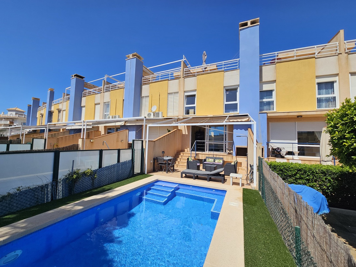 Sold - 3 Bedroom 3 Bathroom Detached Villa in Cabo Roig - Cabo Roig  - Alicante