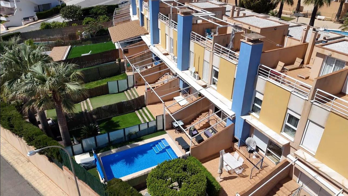 Sold - 3 Bedroom 3 Bathroom Detached Villa in Cabo Roig - Cabo Roig  - Alicante