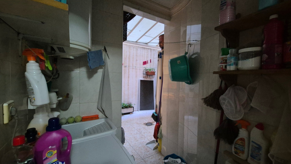 For sale - 3 Bedroom 2 Bathroom Apartment - Ground Floor Apartment in Torrevieja - Torrevieja Centro  - Alicante