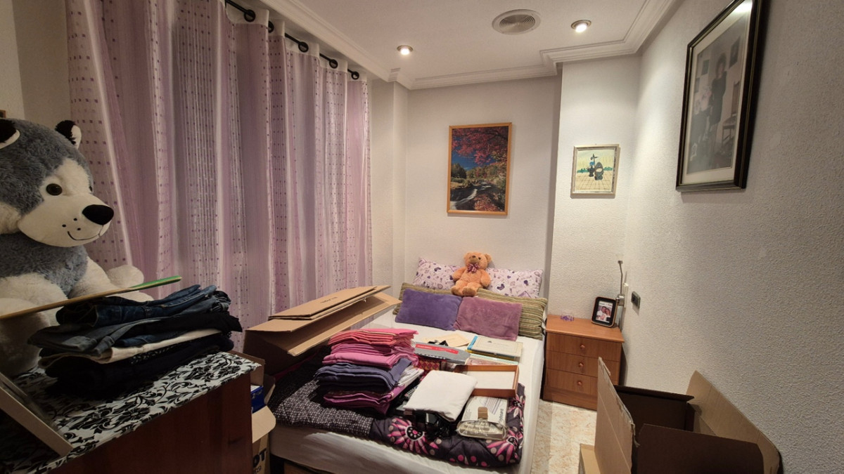 For sale - 3 Bedroom 2 Bathroom Apartment - Ground Floor Apartment in Torrevieja - Torrevieja Centro  - Alicante