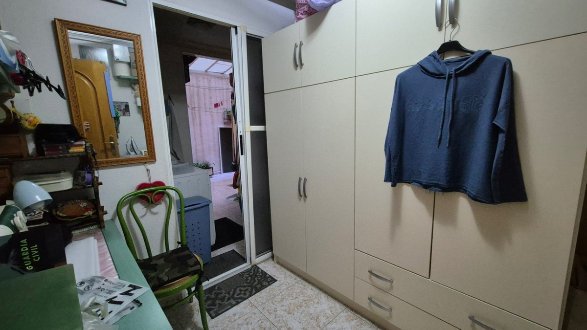 For sale - 3 Bedroom 2 Bathroom Apartment - Ground Floor Apartment in Torrevieja - Torrevieja Centro  - Alicante