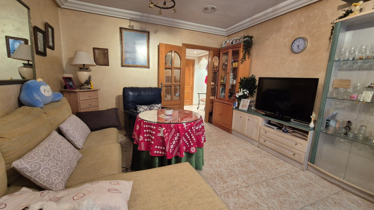 For sale - 3 Bedroom 2 Bathroom Apartment - Ground Floor Apartment in Torrevieja - Torrevieja Centro  - Alicante