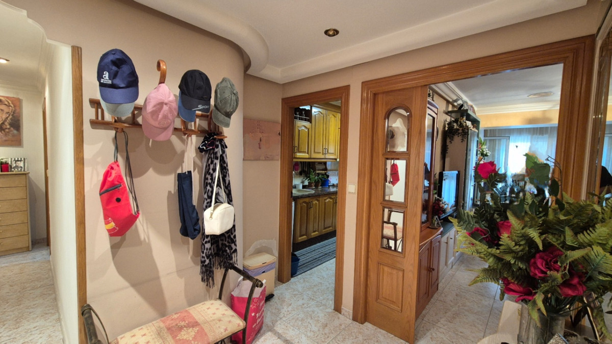 For sale - 3 Bedroom 2 Bathroom Apartment - Ground Floor Apartment in Torrevieja - Torrevieja Centro  - Alicante