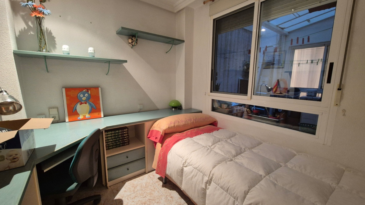 For sale - 3 Bedroom 2 Bathroom Apartment - Ground Floor Apartment in Torrevieja - Torrevieja Centro  - Alicante