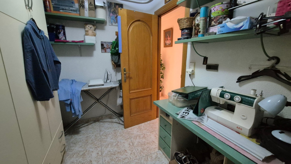 For sale - 3 Bedroom 2 Bathroom Apartment - Ground Floor Apartment in Torrevieja - Torrevieja Centro  - Alicante