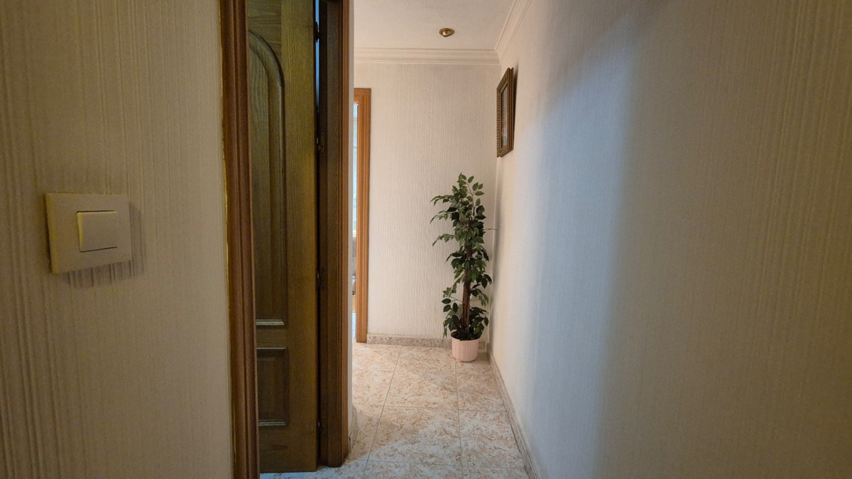 For sale - 3 Bedroom 2 Bathroom Apartment - Ground Floor Apartment in Torrevieja - Torrevieja Centro  - Alicante