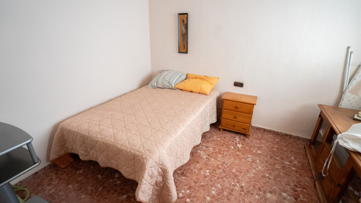 For sale - 3 Bedroom 2 Bathroom Apartment - Ground Floor Apartment in Torrevieja - Torrevieja Centro  - Alicante
