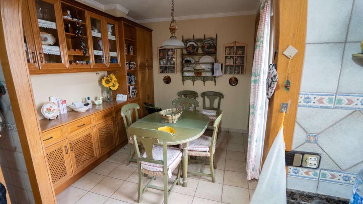 For sale - 3 Bedroom 2 Bathroom Apartment - Ground Floor Apartment in Torrevieja - Torrevieja Centro  - Alicante