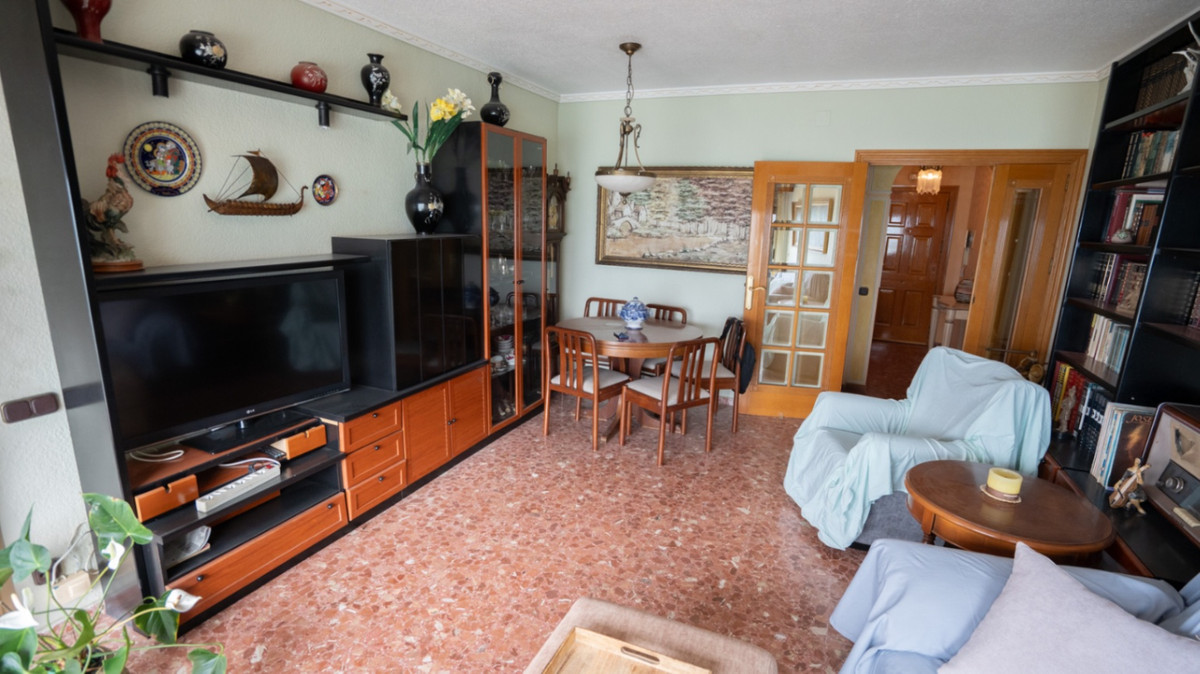 For sale - 3 Bedroom 2 Bathroom Apartment - Ground Floor Apartment in Torrevieja - Torrevieja Centro  - Alicante